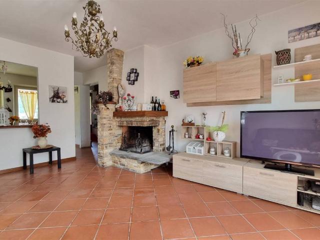 Villa Indipendente in vendita a Massarosa, Toscana