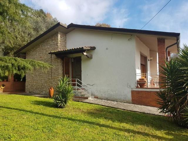 Villa Indipendente in vendita a Bozzano, Massarosa