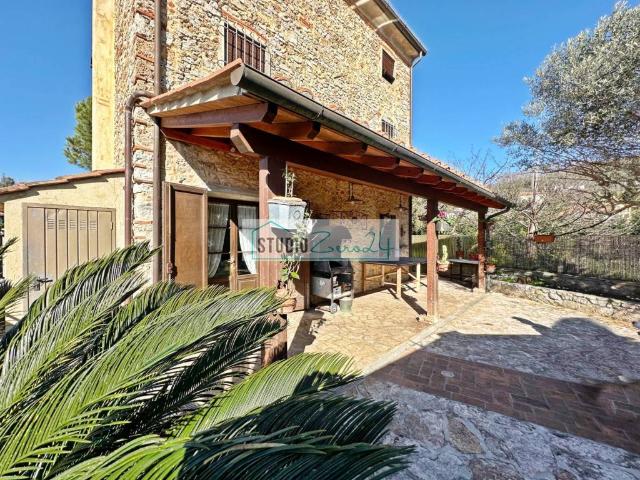 Villa Indipendente in vendita a Massarosa, Toscana