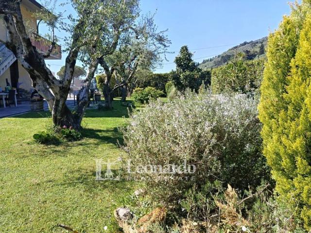 Villa Indipendente in vendita a Piano di Mommio, Massarosa