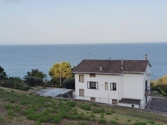 Villa Indipendente in vendita a Marche, Ascoli Piceno