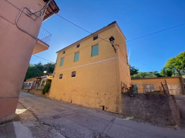 Villa Indipendente in vendita a Marche, Macerata
