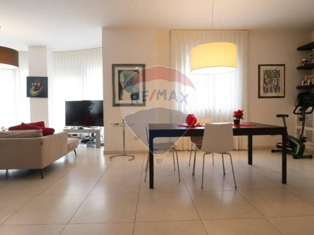 Villa Indipendente in vendita a Serra Venerdì, Matera