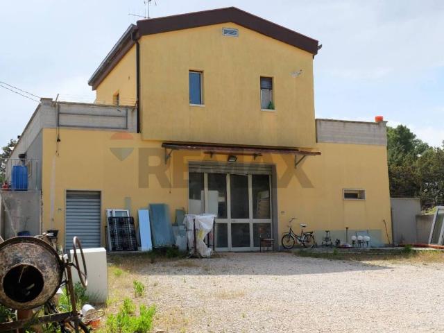 Villa Indipendente in vendita a Grotta Pignata, Matera
