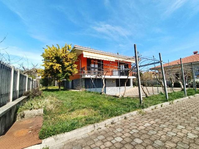 Villa Indipendente in vendita a Casale di Mazzè, Mazzè