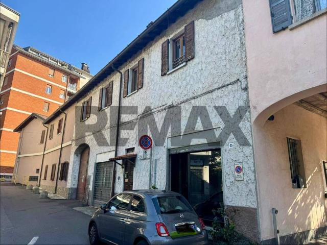 Villa Indipendente in vendita a Meda, Lombardia