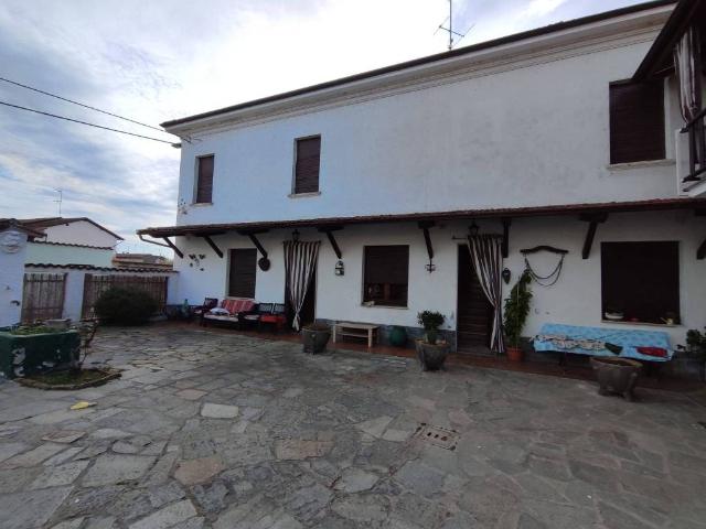 Villa Indipendente in vendita a Mede, Lombardia