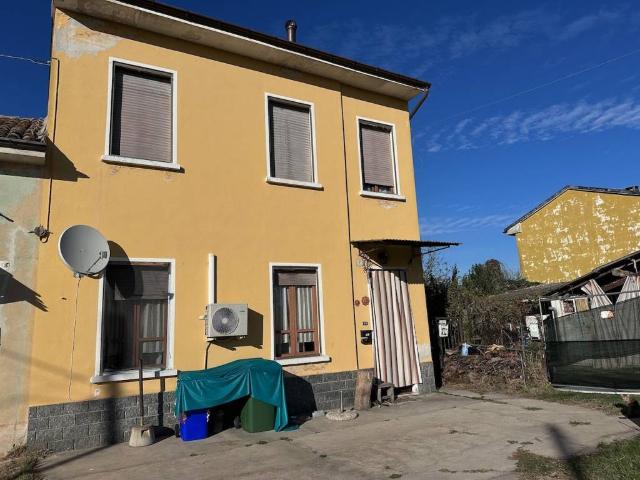 Villa Indipendente in vendita a Mede, Lombardia