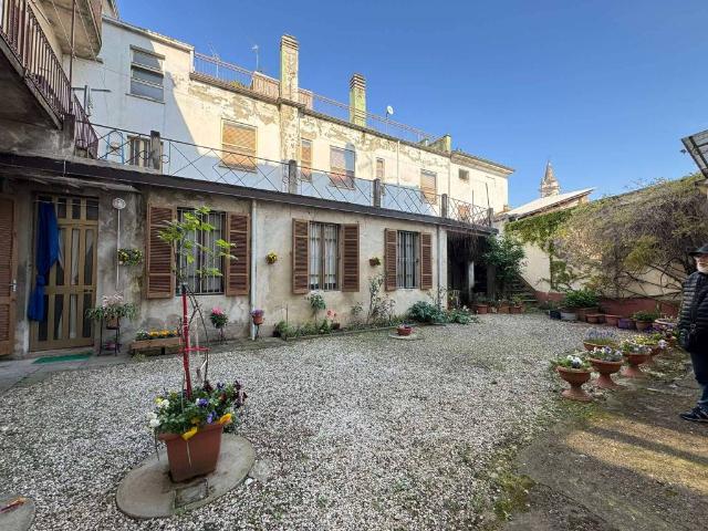Villa Indipendente in vendita a Mede, Pavia