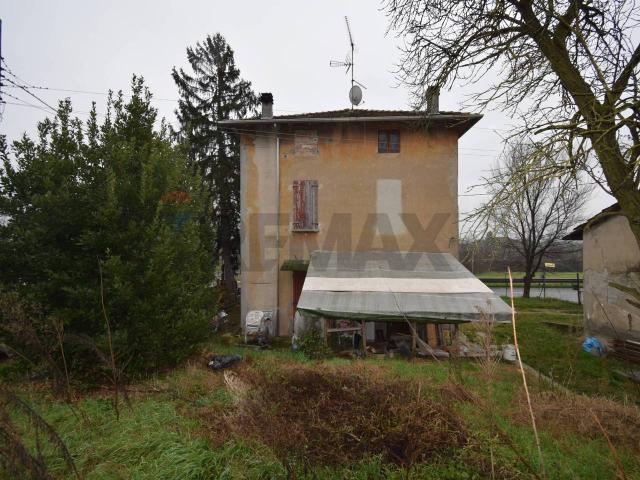Villa Indipendente in vendita a Medesano