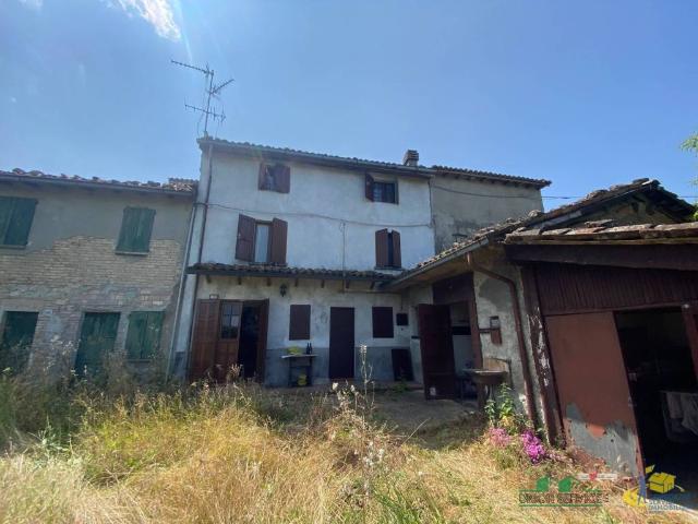 Villa Indipendente in vendita a Medesano, Varano Dei Marchesi