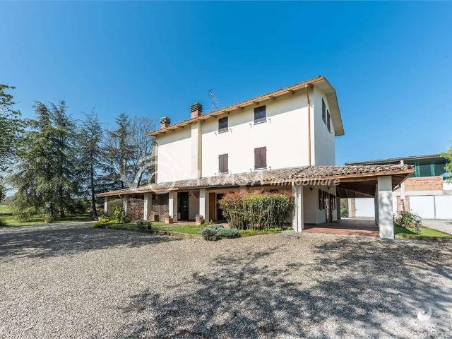 Villa Indipendente in vendita a La Torre, Felegara