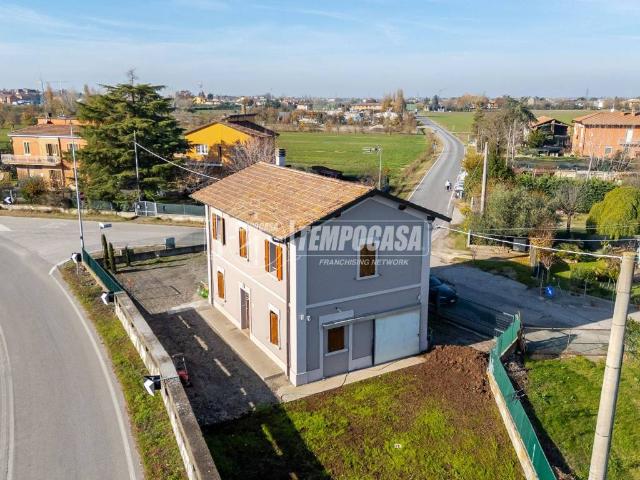 Villa Indipendente in vendita a Medicina, Reggio Emilia