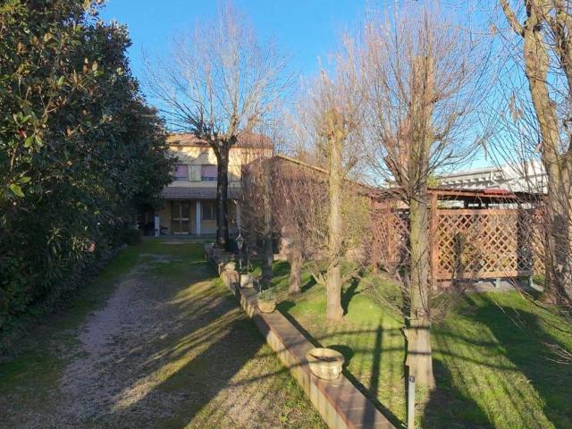 Villa Indipendente in vendita a Unione Comuni Modenesi Area Nord, Medolla