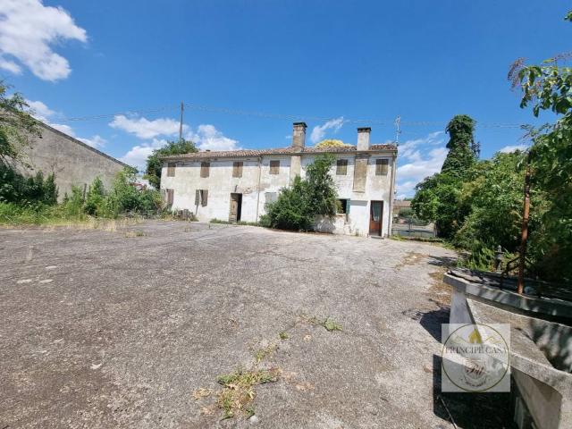 Villa Indipendente in vendita a Megliadino San Vitale, Veneto