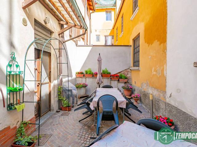 Villa Indipendente in vendita a Melegnano, Lombardia