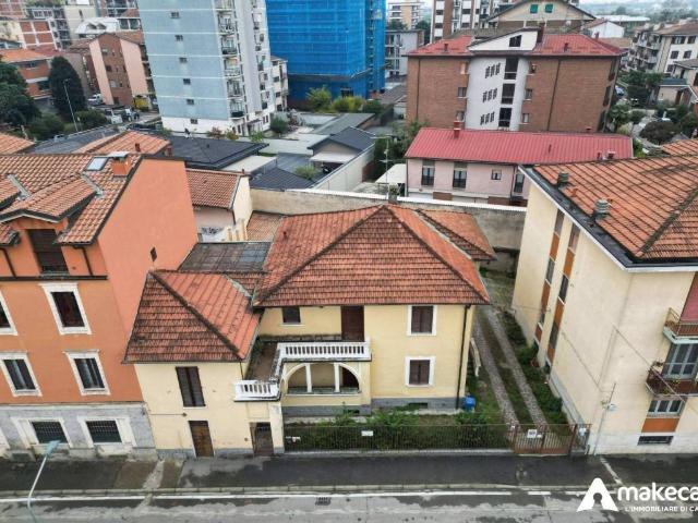 Villa Indipendente in vendita a Melegnano, Lombardia