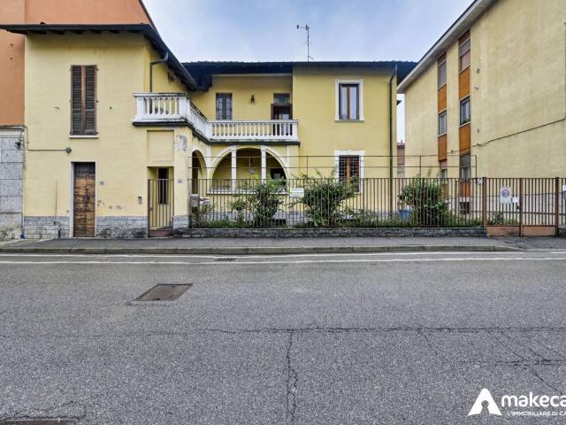 Villa Indipendente in vendita a Melegnano, Lombardia