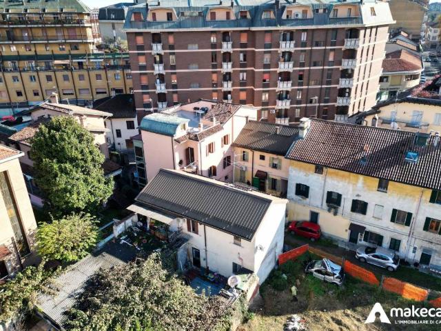 Villa Indipendente in vendita a Melegnano, Lombardia