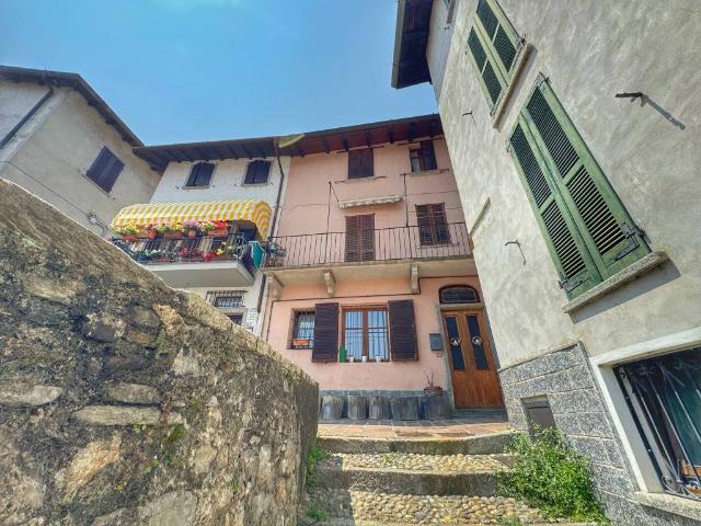 Villa Indipendente in vendita a Nobiallo, Menaggio