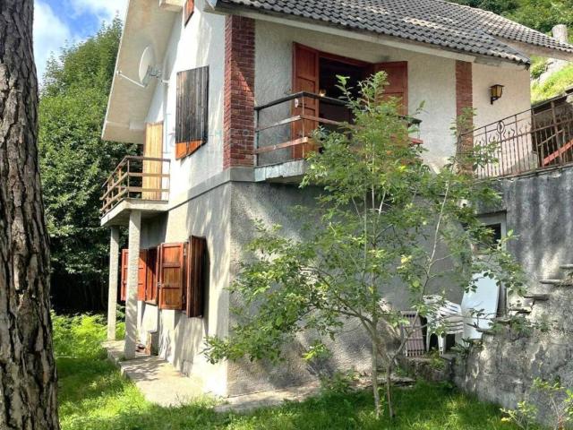 Villa Indipendente in vendita a Briga Alta, Liguria