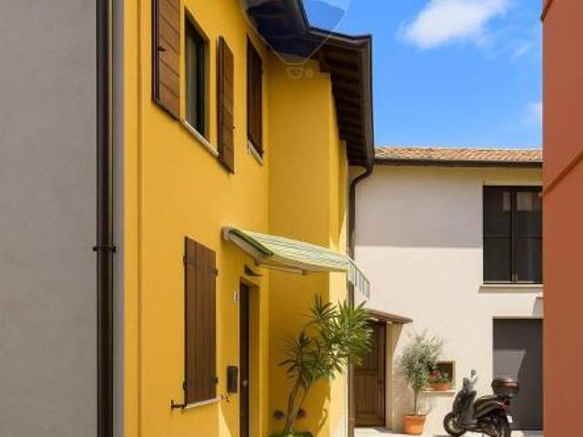 Villa Indipendente in vendita a Sartirana, Merate