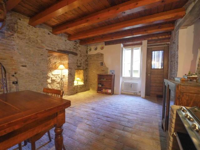 Villa Indipendente in vendita a Unione dei comuni Valle del Savio, Mercato Saraceno