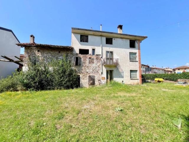 Villa Indipendente in vendita a Mereto Di Tomba, Friuli-Venezia Giulia