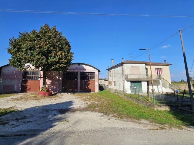 Villa Indipendente in vendita a Merlara, Veneto