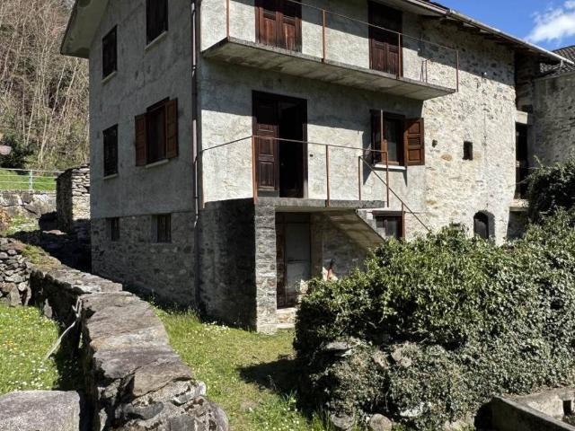 Villa Indipendente in vendita a Comunità montana della Valchiavenna, Mese