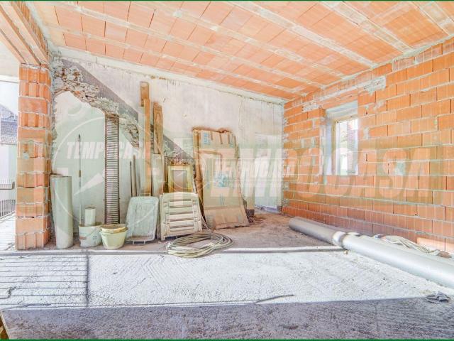 Villa Indipendente in vendita a Comunità Montana Valli del Verbano, Mesenzana