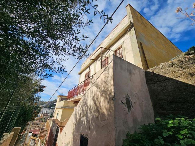 Villa Indipendente in vendita a IV Circoscrizione, Messina