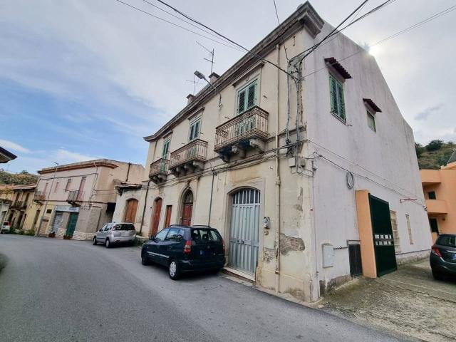Villa Indipendente in vendita a Santa Margherita, Messina