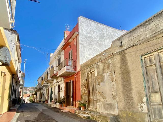 Villa Indipendente in vendita a Sperone, Messina