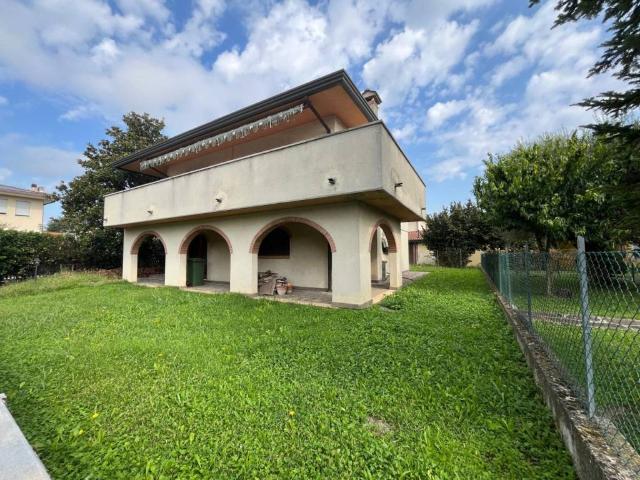 Villa Indipendente in vendita a Mestrino, Veneto