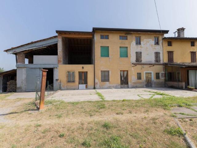 Villa Indipendente in vendita a Mezzane di Calvisano, Calvisano