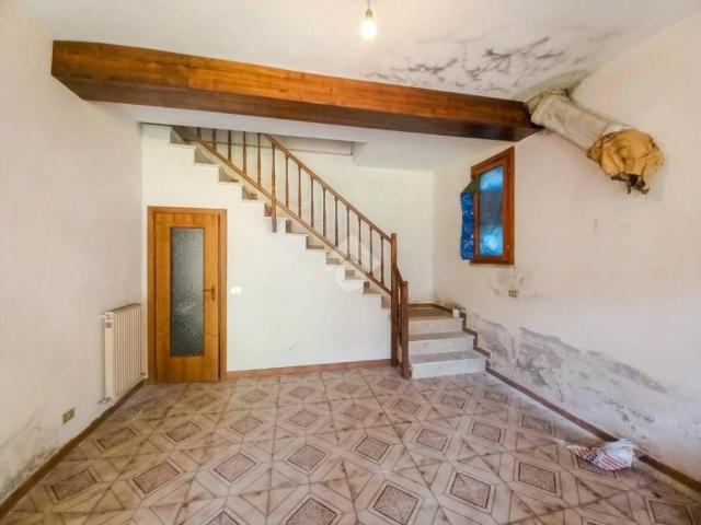 Villa Indipendente in vendita a Mezzanego, Liguria