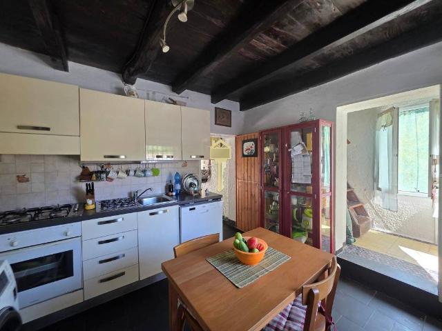 Villa Indipendente in vendita a Isola di Borgonovo, Genova