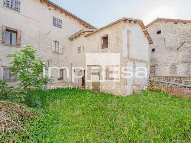 Villa Indipendente in vendita a Miane, Veneto