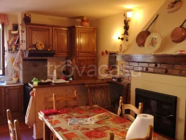 Villa Indipendente in vendita a Cantagallo, Toscana
