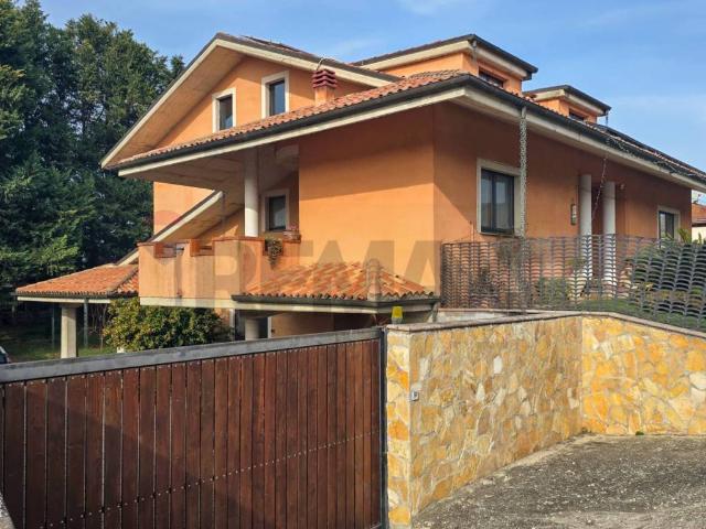 Villa Indipendente in vendita a Miglianico Di Chieti, Abruzzo
