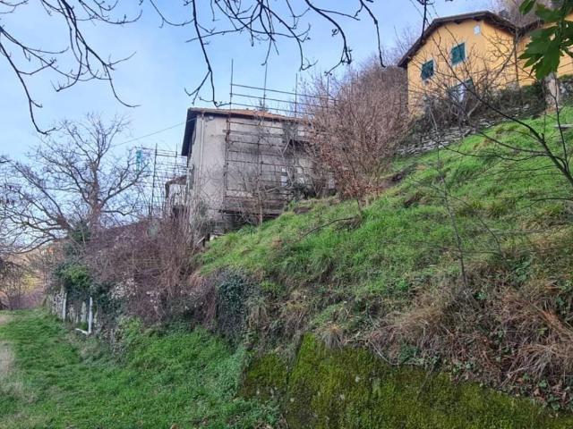 Villa Indipendente in vendita a Mignanego, Liguria