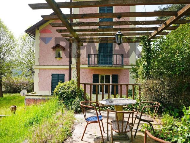 Villa Indipendente in vendita a Mignanego, Montanesi