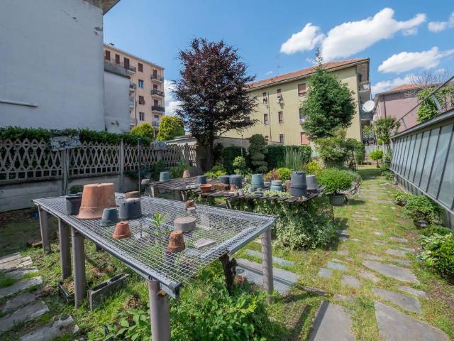 Villa Indipendente in vendita a Municipio 8 di Milano, Milano