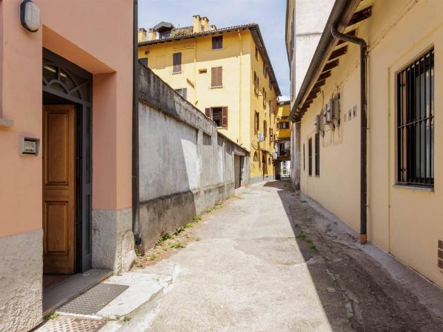 Villa Indipendente in vendita a Municipio 6, Milano