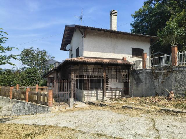 Villa Indipendente in vendita a Millesimo, Liguria