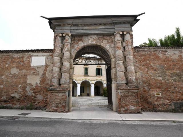 Villa Indipendente in vendita a Milzano, Lombardia