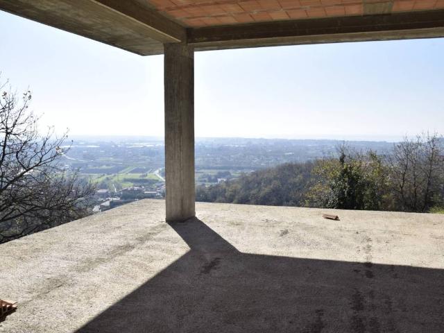 Villa Indipendente in vendita a Fontana Perrelli, Minturno