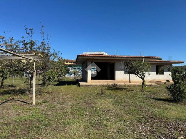 Villa Indipendente in vendita a Minturno, Lazio