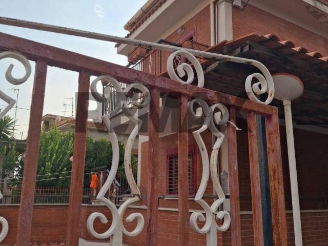 Villa Indipendente in vendita a Tremensuoli Vecchio, Minturno